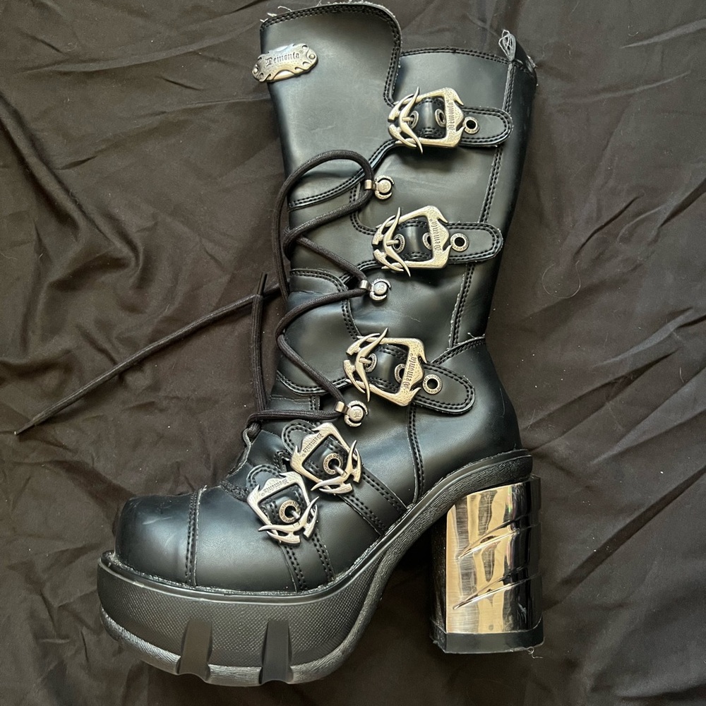 Mid calf Platform Demonias